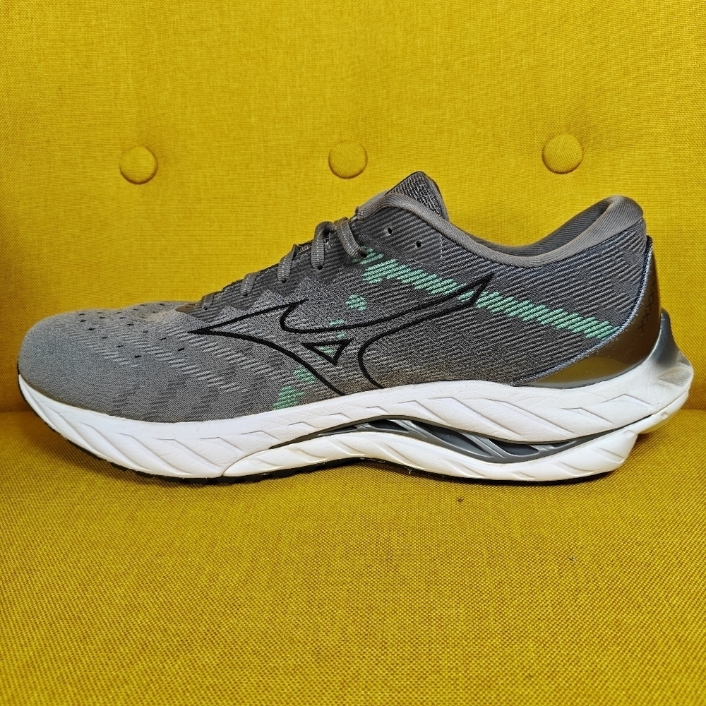 Mizuno 2023 Wave Inspire 19 Ultimate Grey Running Sneakers Men's Shoes Size 12.5